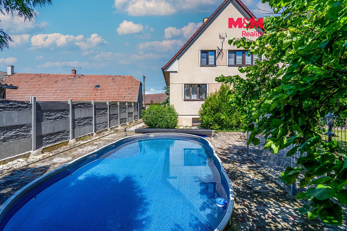 Prodej rodinného domu 190 m², pozemek 4604 m²